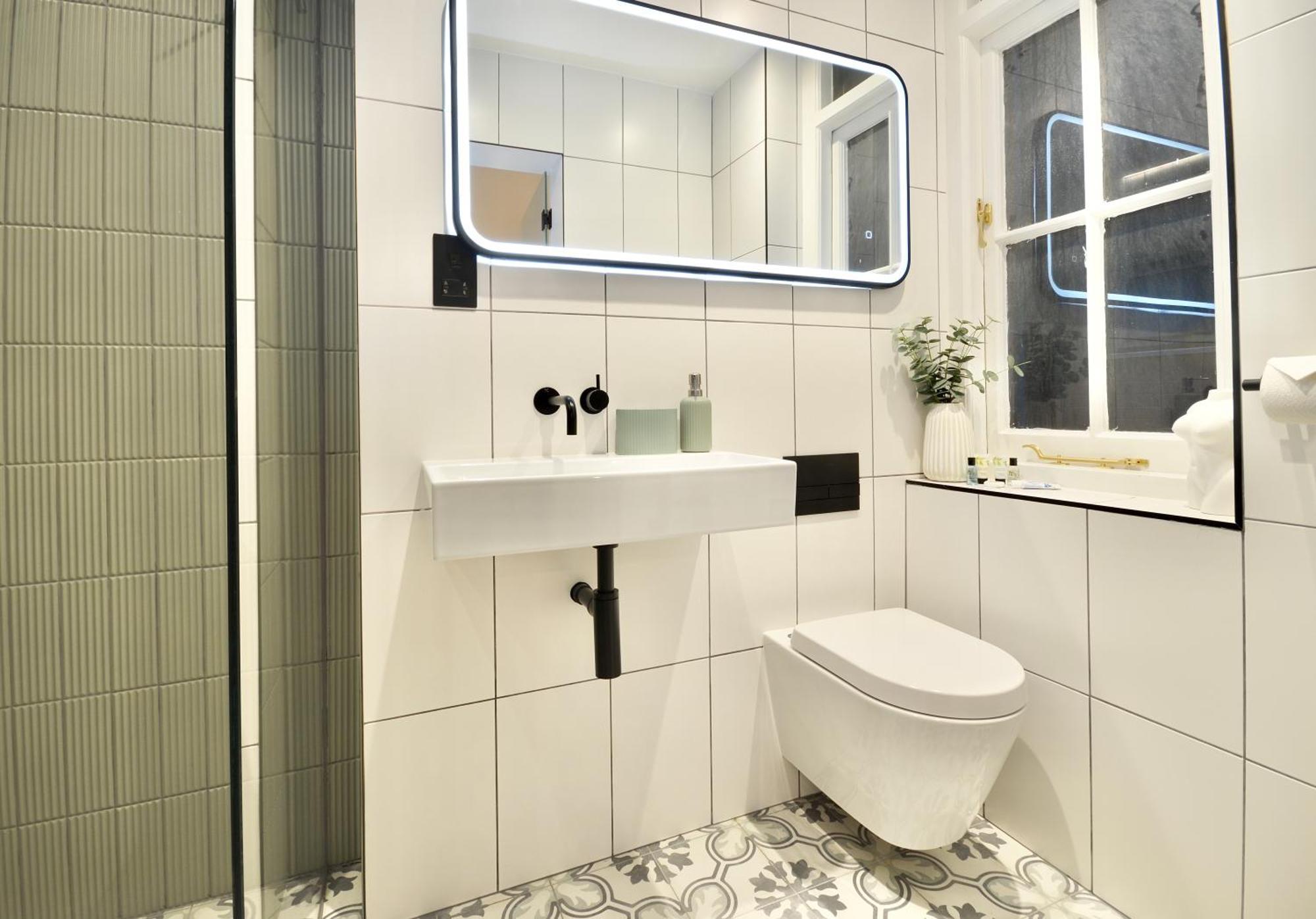 Newly Refurbished W/ River Views Londres Extérieur photo